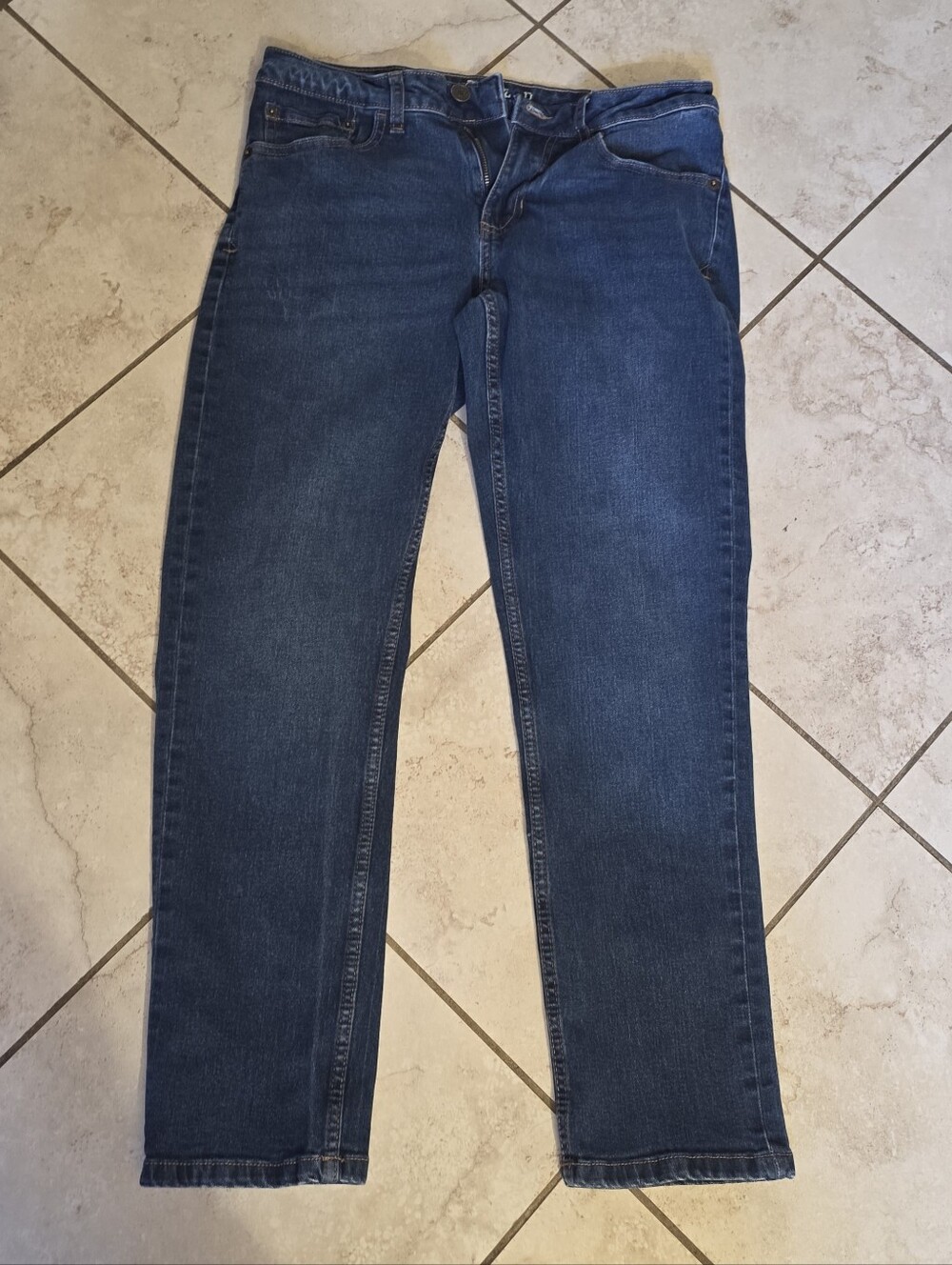 Izod Men's Dark Blue Slim Straight Jeans